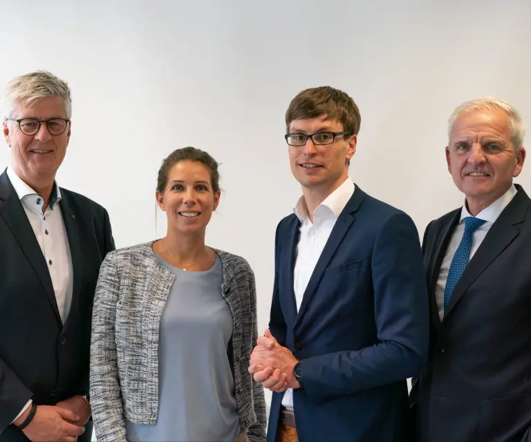 Die erweiterte Geschäftsführung der EKK plus (v. l. n. r.): Olaf Köhler, Sonja Rüger und Nils Dehne - sowie GDEKK-Aufsichtsratsvorsitzender Priv.-Doz. Dr. Thomas Menzel
